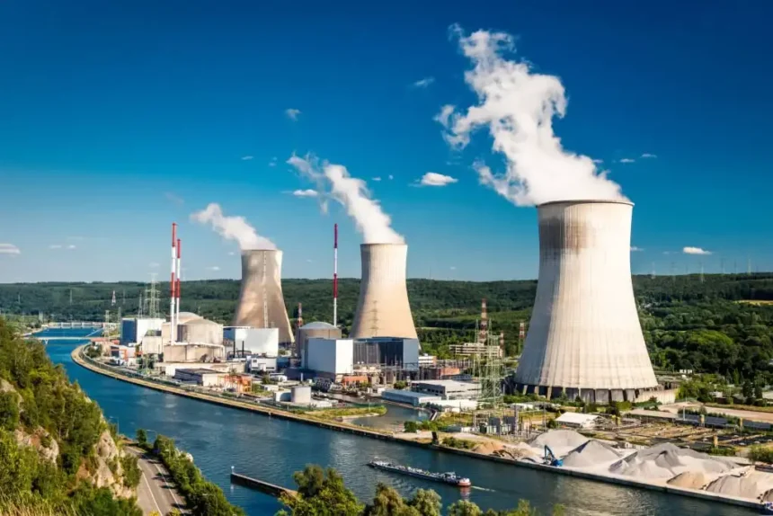 Nükleer Santraller: Temiz Enerjinin Karmaşıklığı ve Sorumluluğu